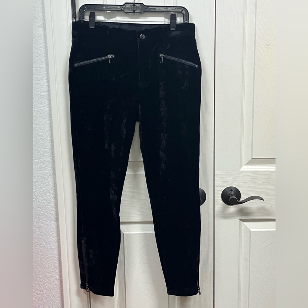 J Brand Elegant Black Velvet(een) Pants